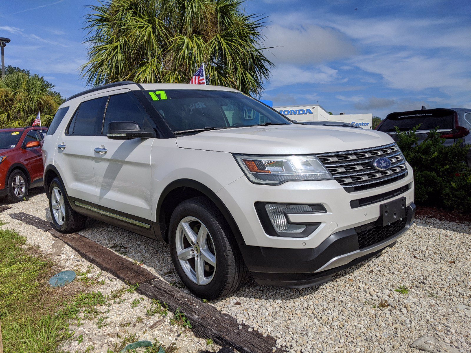 Pre-owned 2017 Ford Explorer Xlt 4d Sport Utility For Sale #8591h 