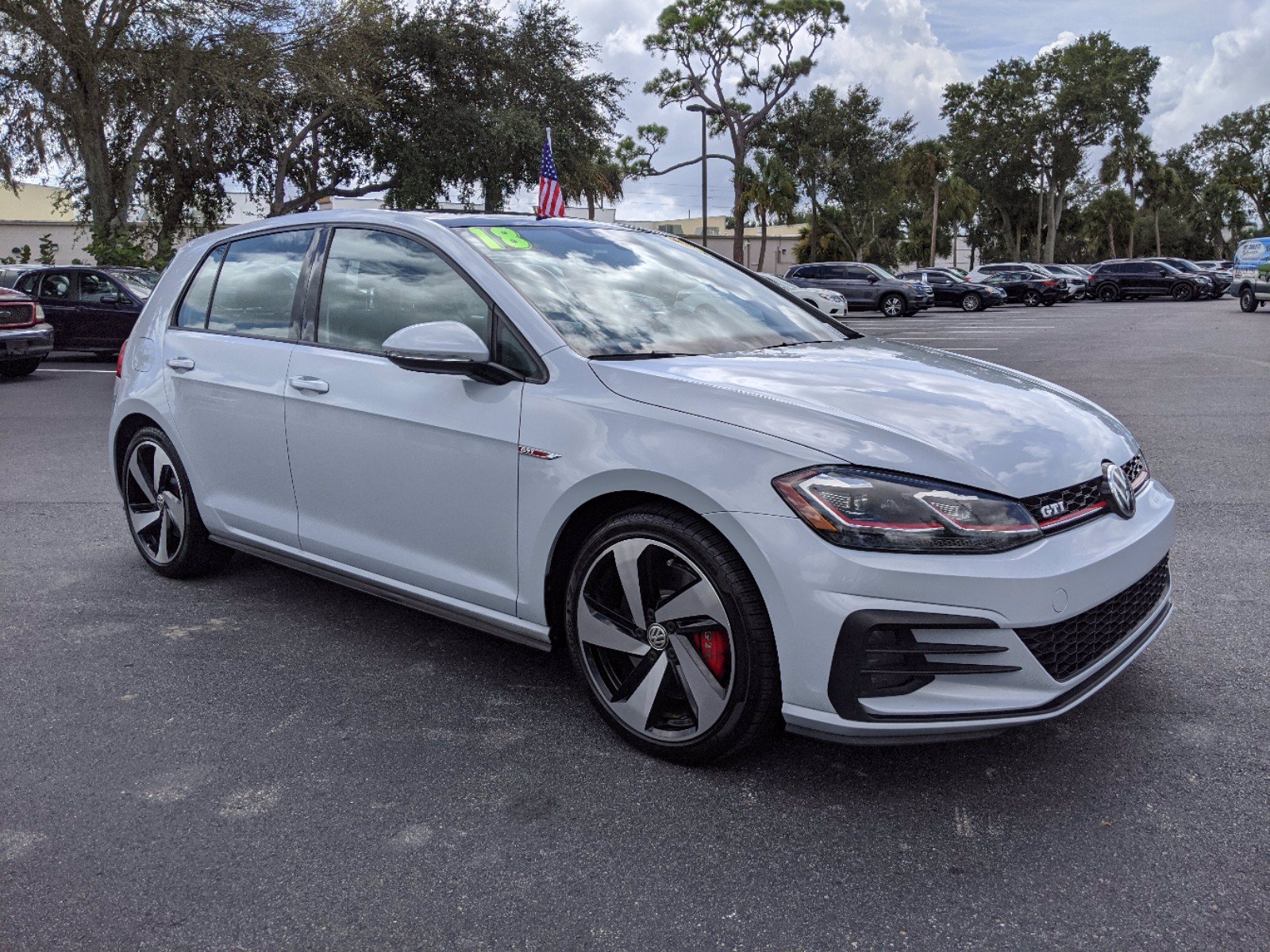 Pre-Owned 2018 Volkswagen Golf GTI 2.0T SE 4D Hatchback for Sale ...